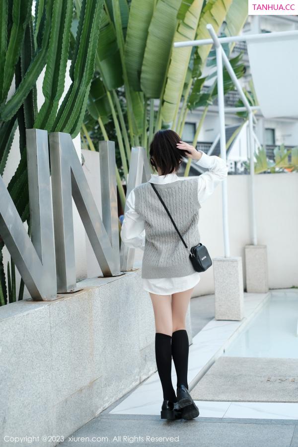 佘贝拉  [XiuRen]高清写真图 2023.01.17 No.6145 佘贝拉Bella 南京旅拍第13张图片